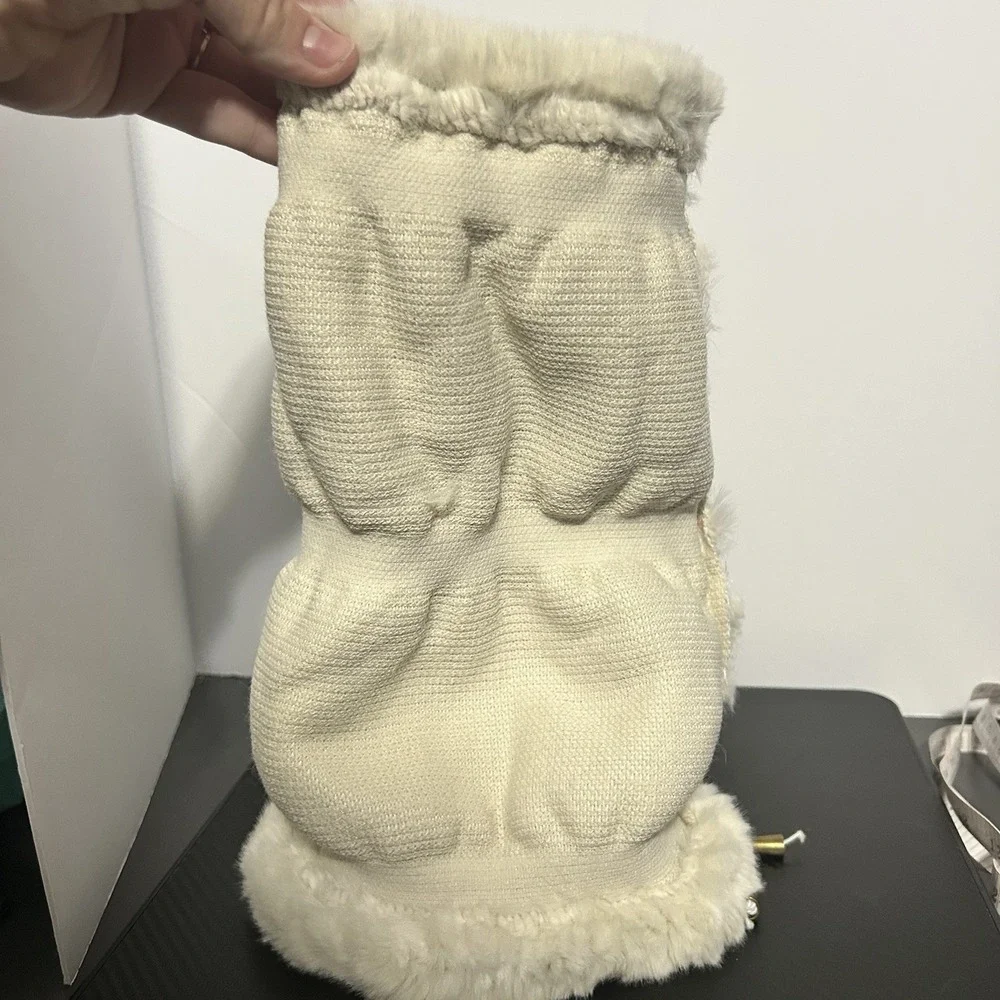 Vintage  Faux Fur Muff Hand‎ Warmer Rich Cream Color Fabric Lining w/ Drawstring